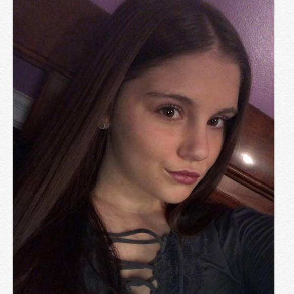 Meet your Posher, Ciara - Picture 1 of 1